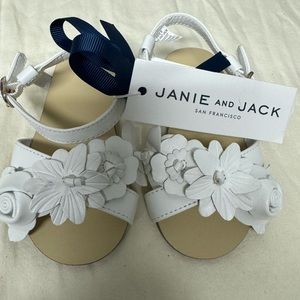 NWT Janie and Jake white flower sandal